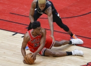 开云平台-关于公牛横扫太阳，霍勒迪高光表现的信息