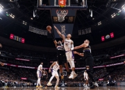 开云体育下载-关于国王鏖战雄鹿，丹尼·格林三分雨点燃全场的信息