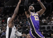 开云体育官方网站-马刺鏖战国王，布拉德利送出助攻