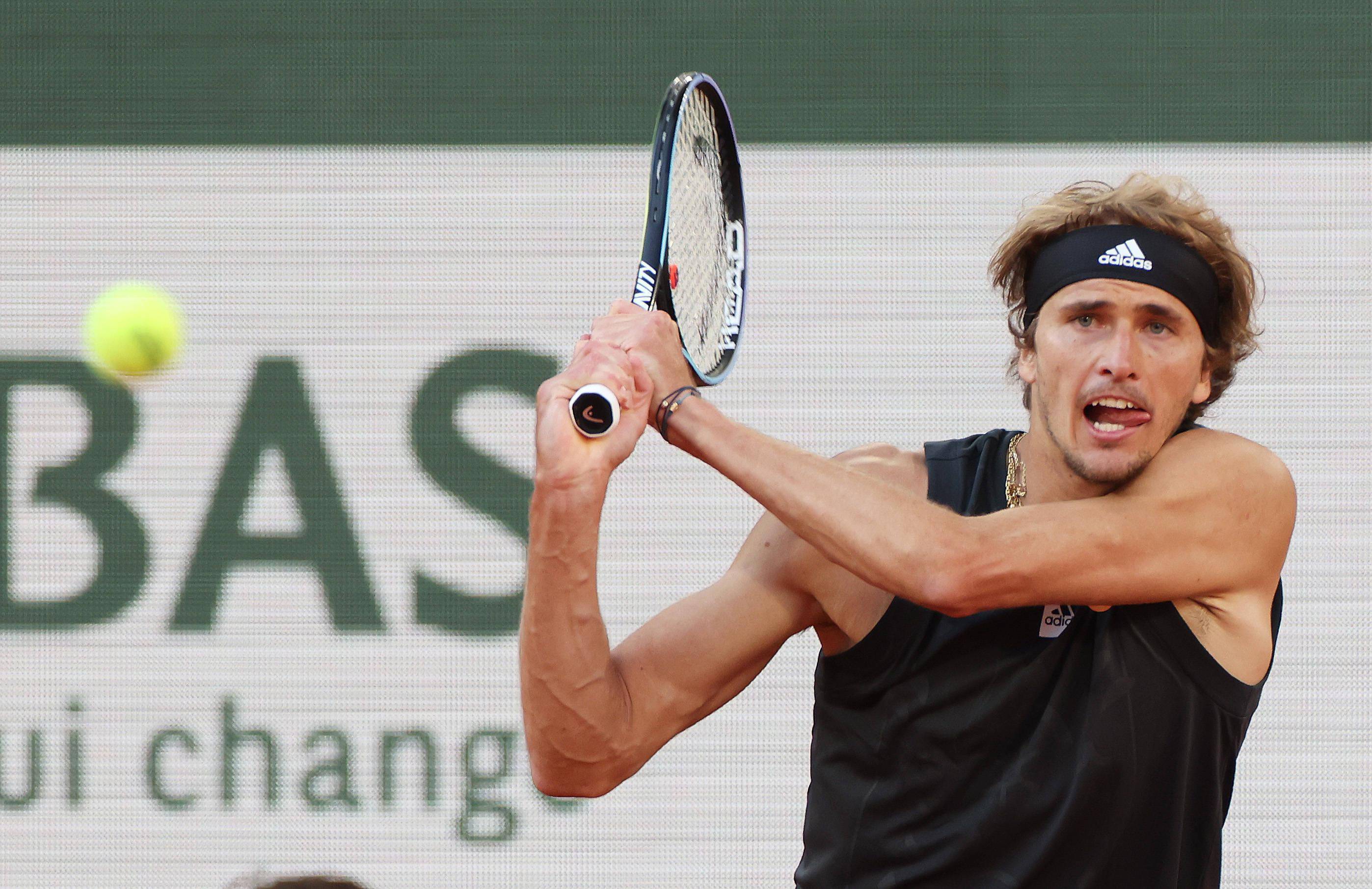 世界网球队轻取美国网球队，兹维列夫绝境逆转的简单介绍