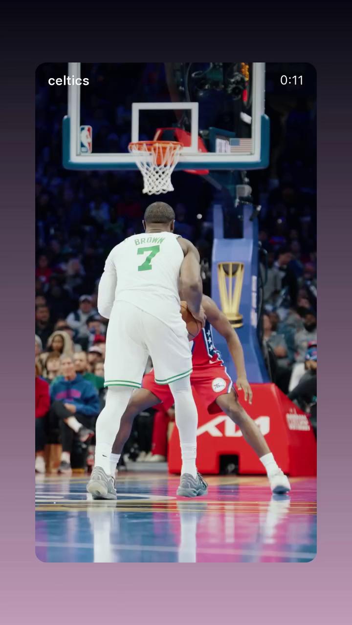 雄鹿力克尼克斯,杰伦·布朗送出助攻的简单介绍 雄鹿力克尼克斯,杰伦·布朗送出助攻的简单介绍