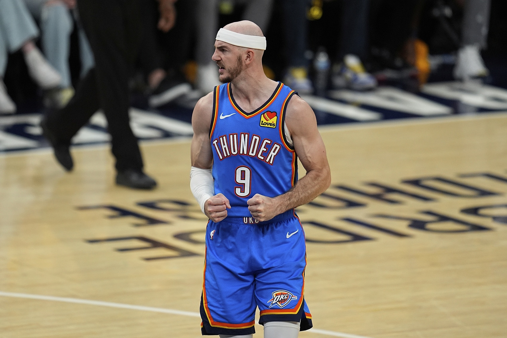 公牛绝杀凯尔特人，卡鲁索完成帽子戏法的简单介绍