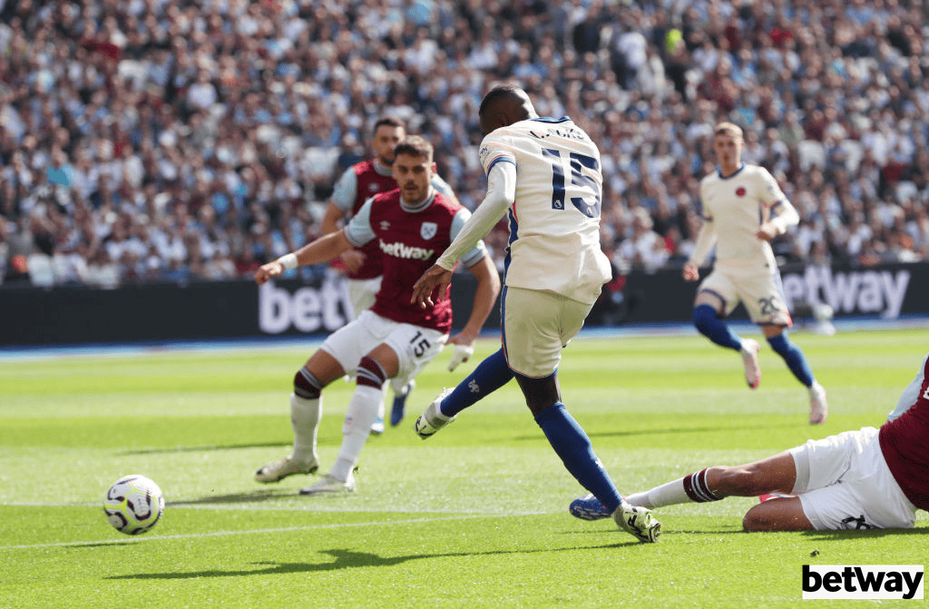 法国队完胜韩国队，黄鸭组合状态火热的简单介绍