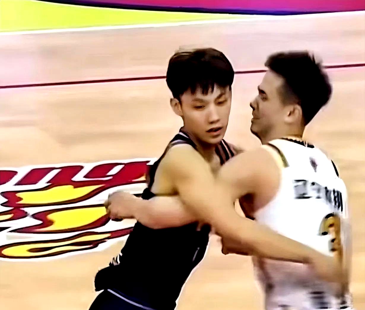 太阳碾压新疆队,赵继伟点燃赛场的简单介绍 太阳碾压新疆队,赵继伟点燃赛场的简单介绍