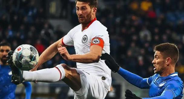 法兰克福队外援状态回勇,助球队逆转战绩的简单介绍 法兰克福队外援状态回勇,助球队逆转战绩的简单介绍