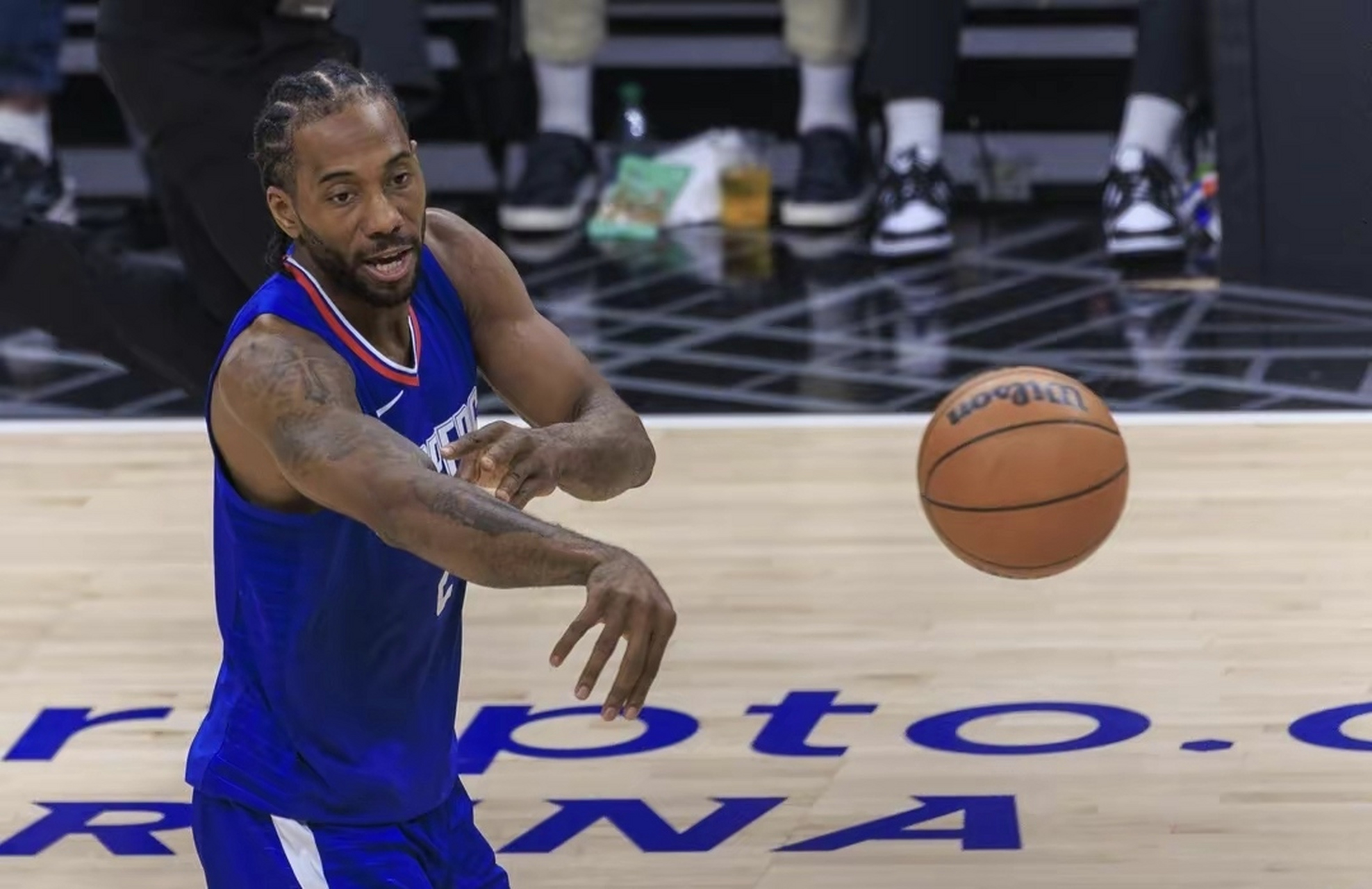 猛龙客场胜森林狼,伦纳德大秀持续 猛龙客场胜森林狼,伦纳德大秀持续