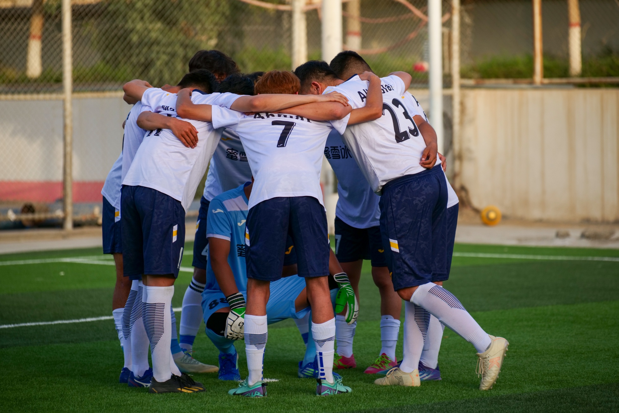 关于热血激情的足球赛，让现场观众如潮的信息