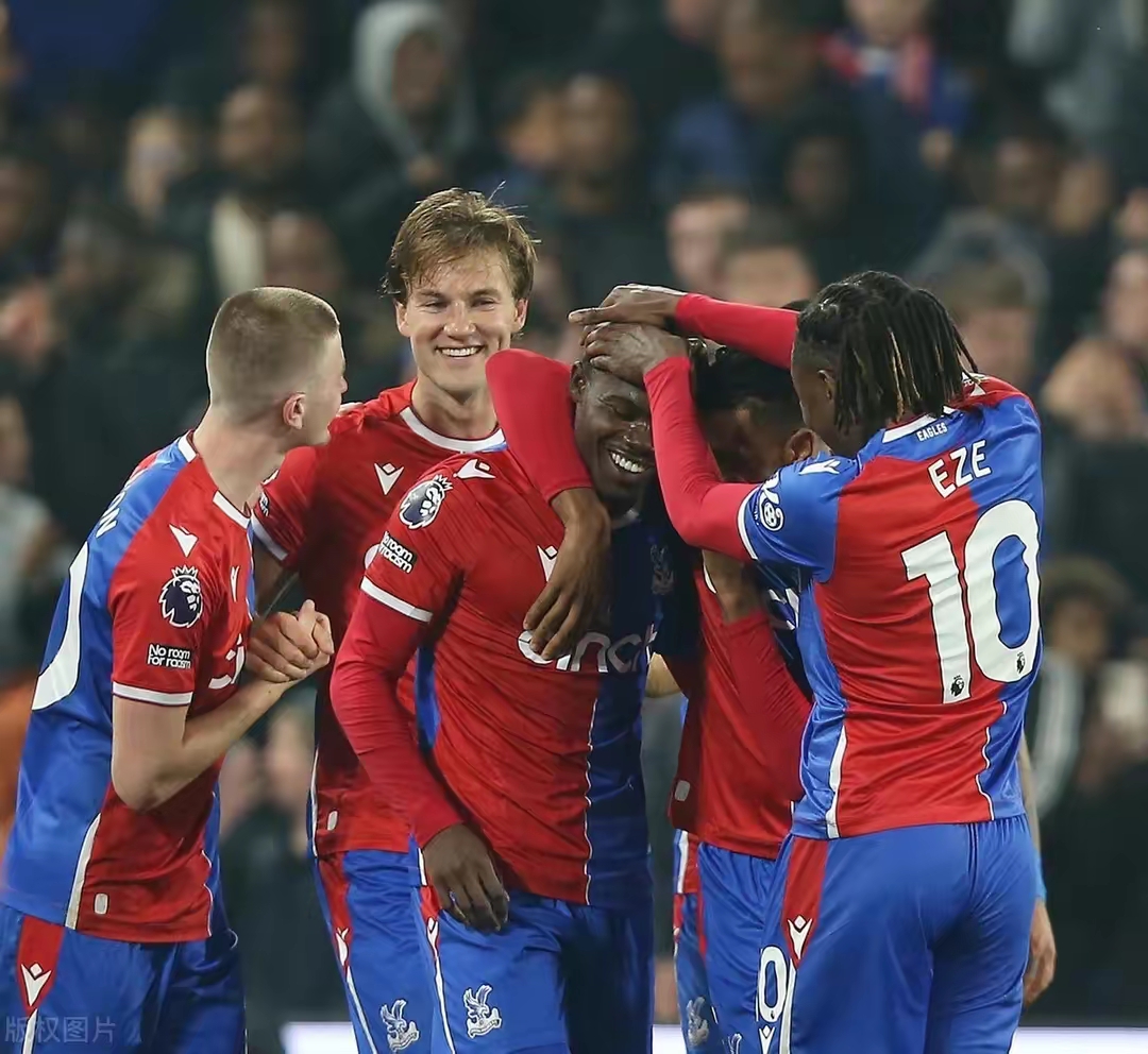 包含水晶宫主场告捷，守住欧战资格门槛的词条