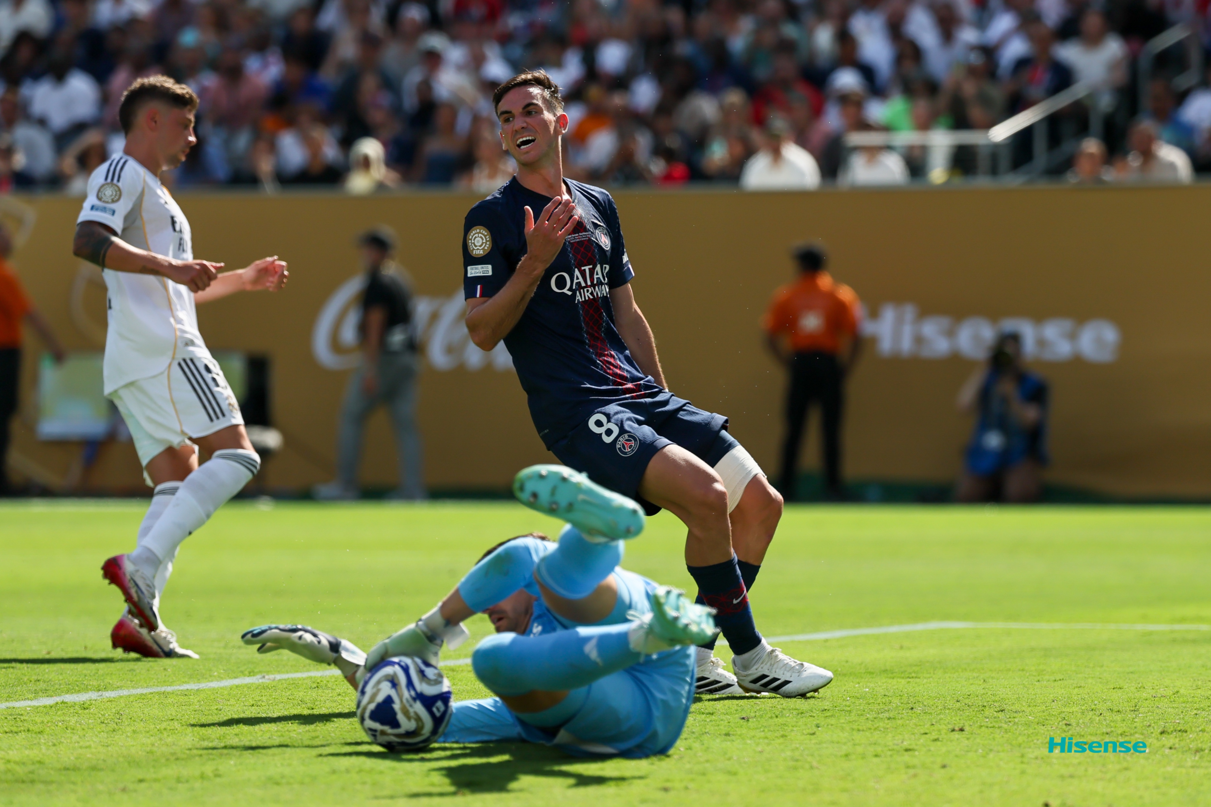 皇家社会主场大胜，追赶榜首的简单介绍