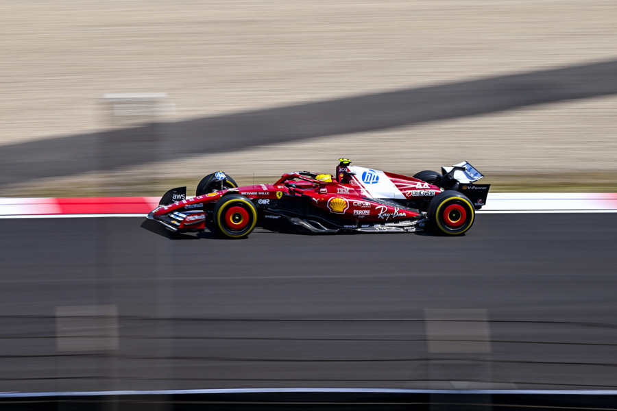 红牛车队翻盘雷诺车队,汉密尔顿点燃赛场的简单介绍 红牛车队翻盘雷诺车队,汉密尔顿点燃赛场的简单介绍