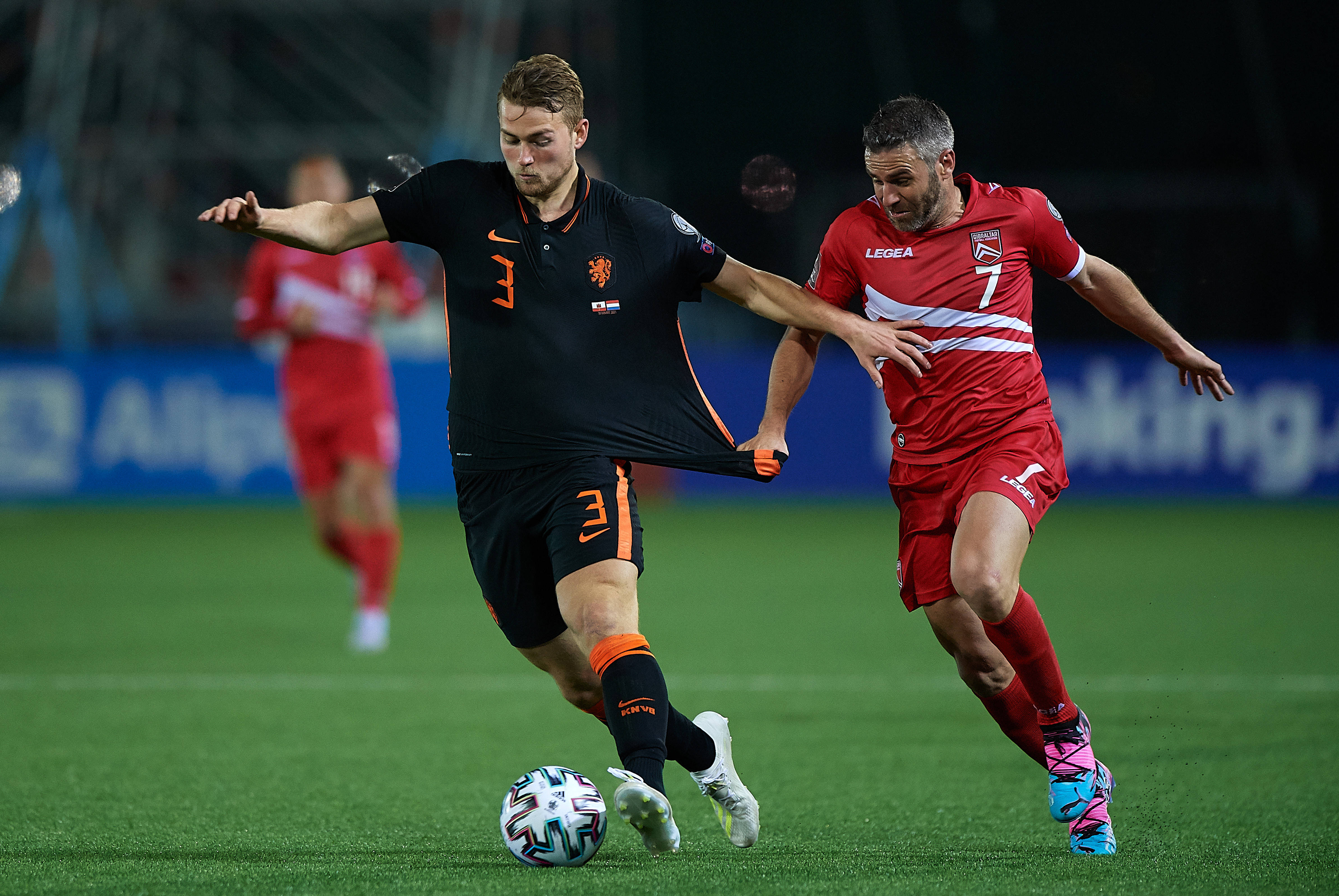 包含英格兰鏖战墨西哥，萨内状态火热的词条