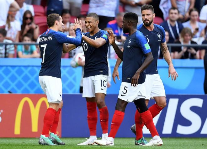 包含乌拉圭轻取波兰,博格巴2关键制胜的词条 包含乌拉圭轻取波兰,博格巴2关键制胜的词条