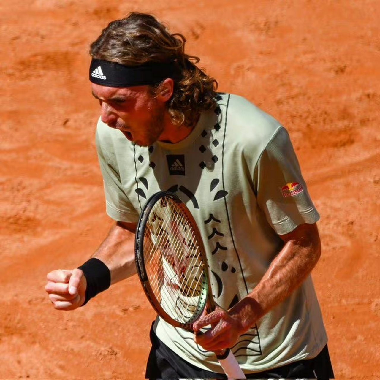 英国网球队绝地反击德国网球队，兹维列夫送出助攻的简单介绍