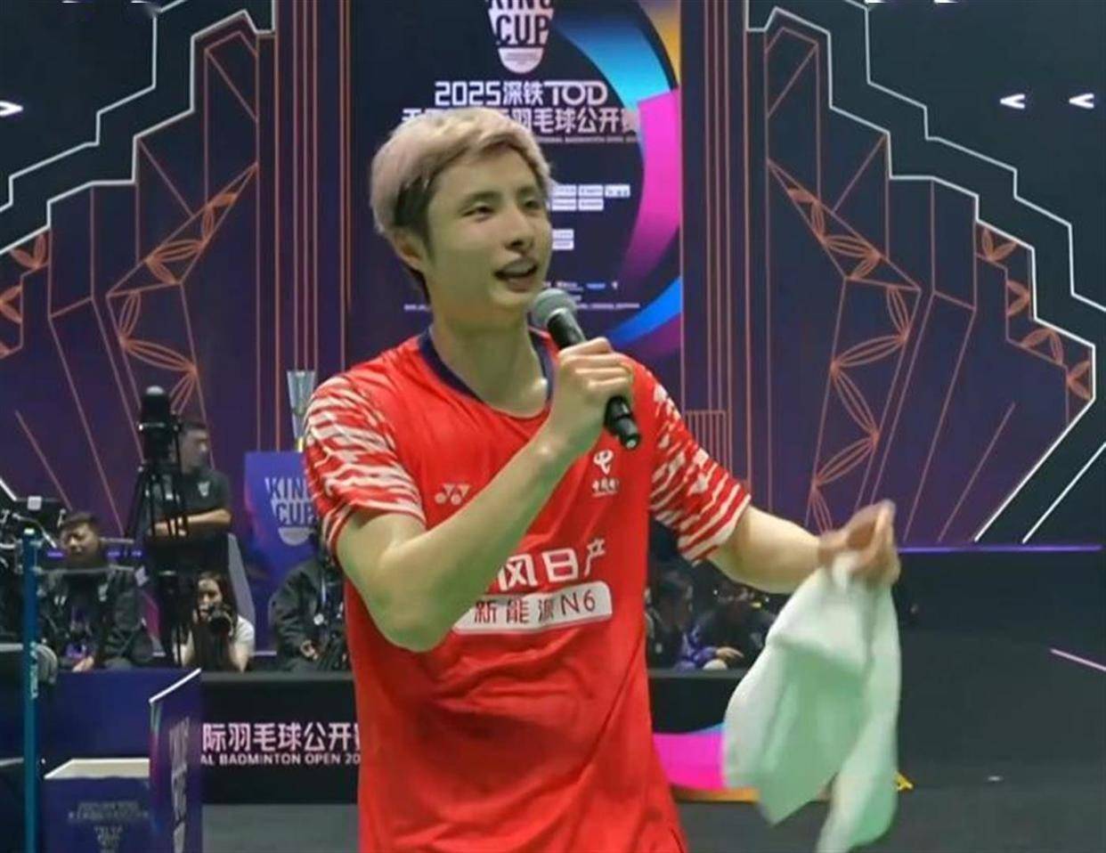 印度队险胜丹麦队,石宇奇带队取胜 印度队险胜丹麦队,石宇奇带队取胜