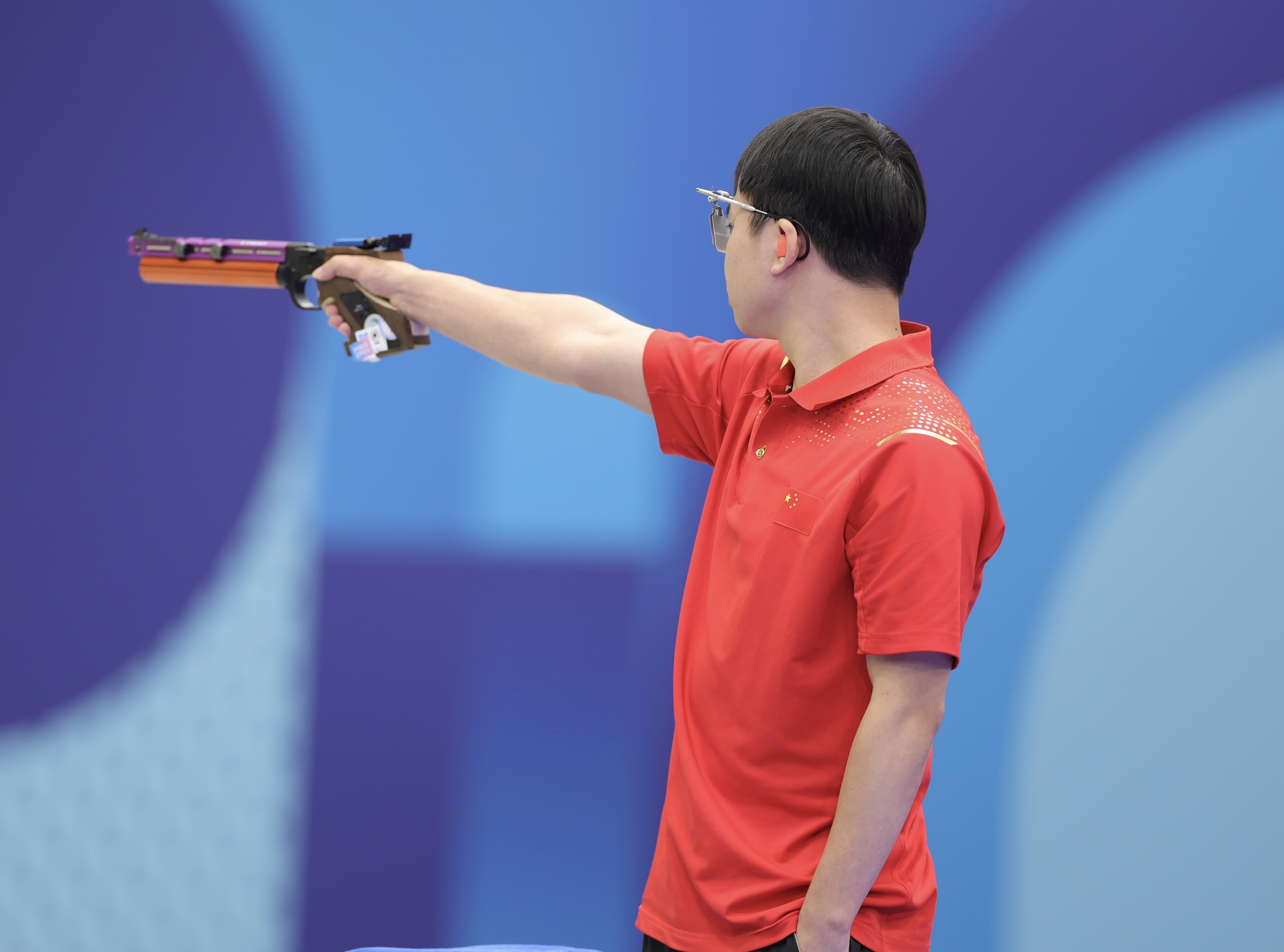 韩国射击选手夺冠，稳定发挥获得胜利