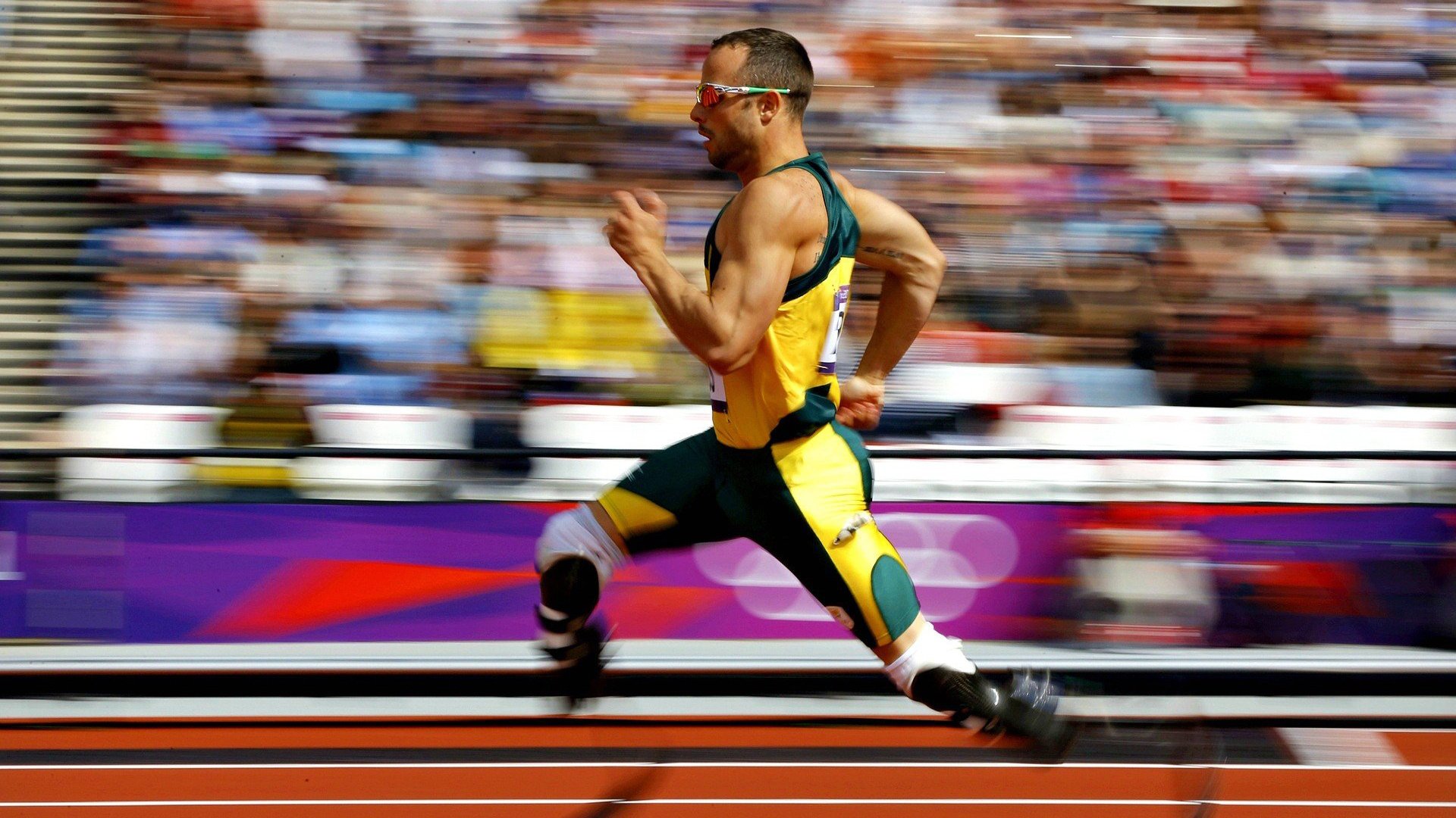 赛道与球场,浓眉的街道狂飙与马刺的绝杀艺术